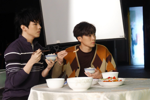 MIRROR新團歌《DNA is U》MV神還原經典廣告 復刻集體回憶！12子分享DNA關鍵詞