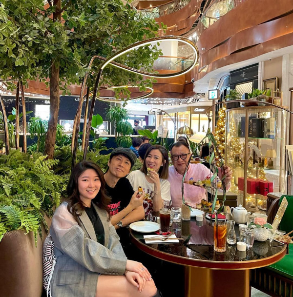 許紹雄生忌女兒首度發文悼念亡父 貼兒時合照曝157字滿載不捨：「當你去開工」