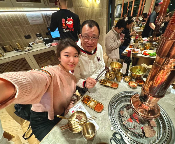 許紹雄生忌女兒首度發文悼念亡父 貼兒時合照曝157字滿載不捨：「當你去開工」