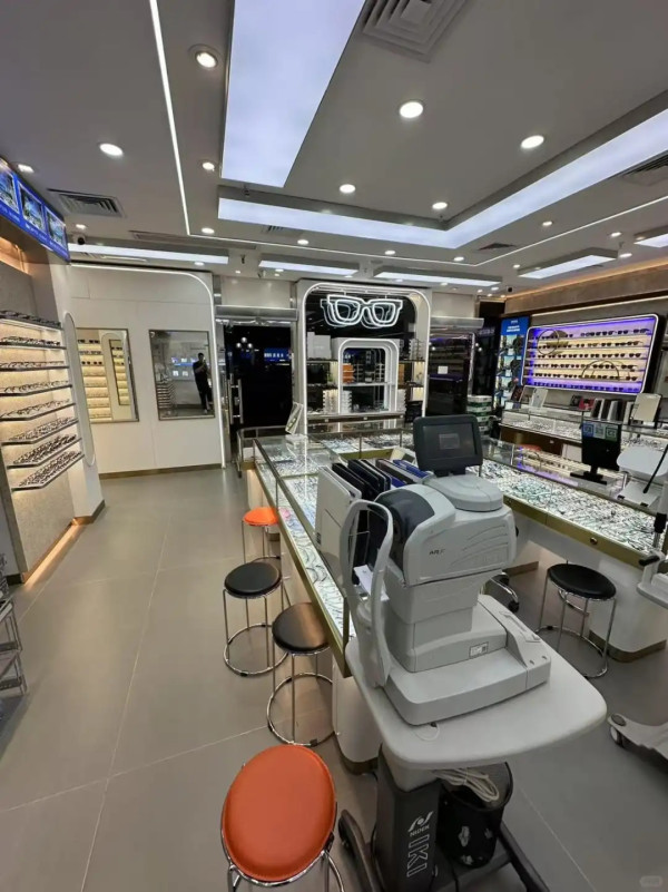 T台眼鏡。圖片來源：小紅書@NAC579