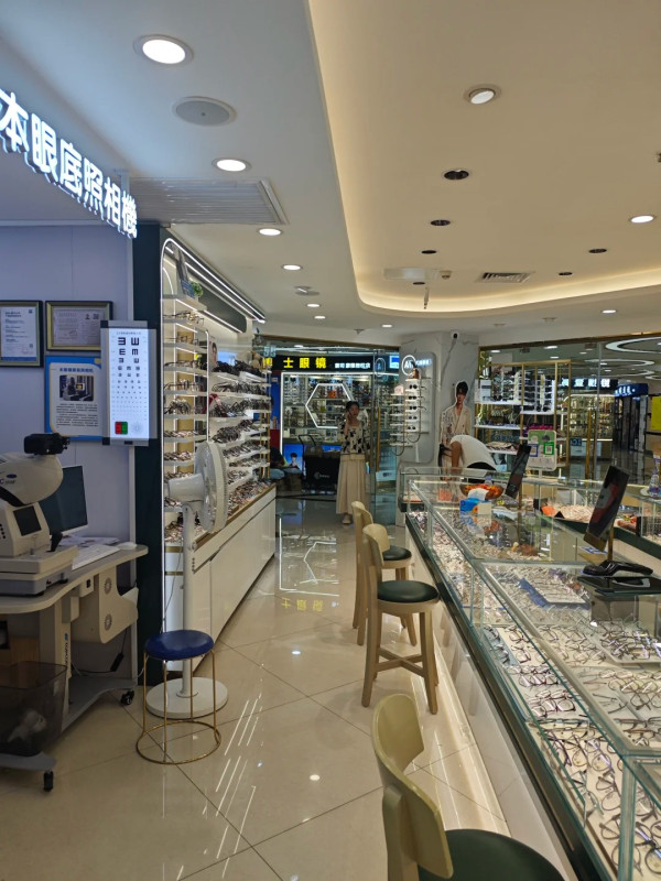 智拓眼鏡工廠店。圖片來源：小紅書@小B同学努力冲鸭