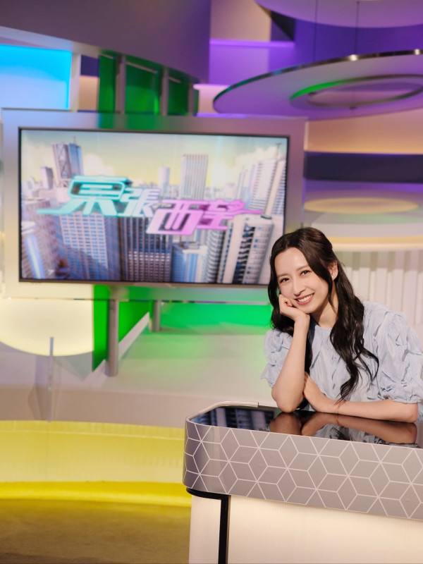東張西望｜初代東張女神驚喜回歸主播台 16年前初出道青澀模樣曝光