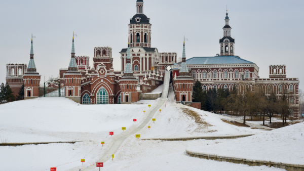 內地海底撈男童餐枱上小解 母親1行為惹鄰桌客側目:臭到食唔落!