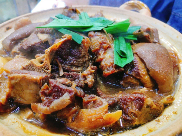 羊腩煲推介2026︱香港5間冬天必食人氣羊腩煲推介！無限任食羊腩火鍋／新鮮黑草羊／古法雙冬枝竹