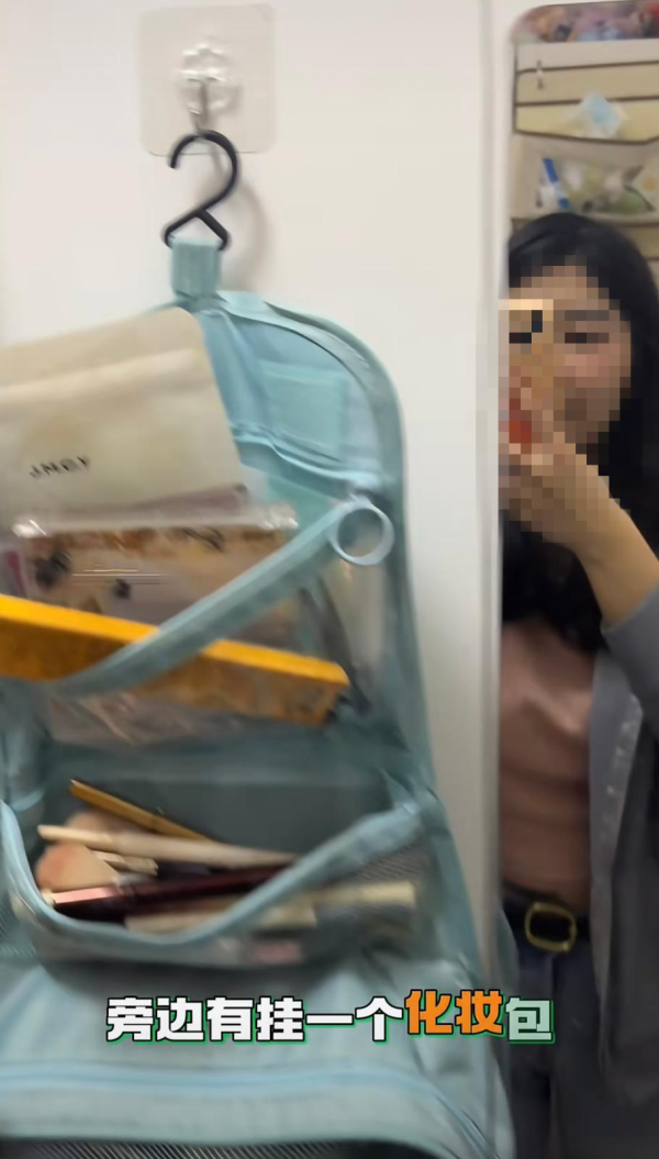 深水埗$3100「廁所劏房」奇盤曝光！床頭對正馬桶零距離　網民笑：開大似登基/慘過坐監