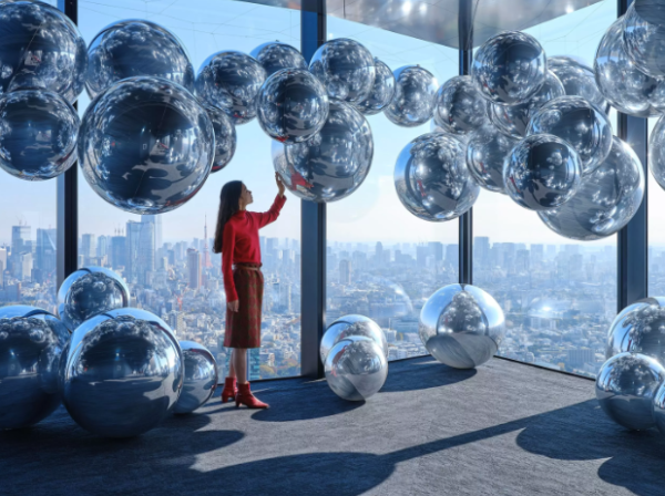 東京聖誕2025|SHIBUYA SKY冬季限定光影展!鏡面氣球聖誕樹、夢幻泡泡騷浪漫登場