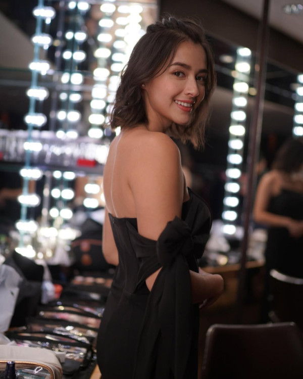 30歲雙料港姐冠軍突然宣佈離巢TVB！傳轉型從商做女強人仍留戀幕前