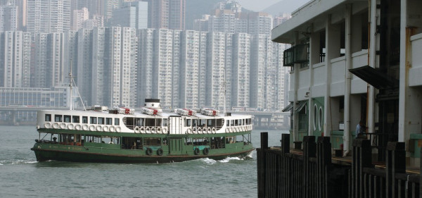 長者免費搭渡輪(圖片來源︰HKET)