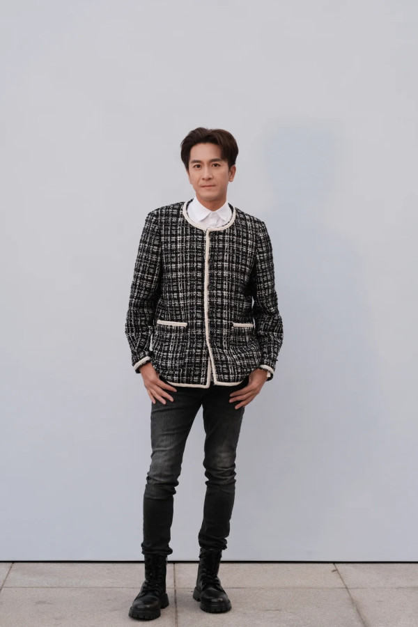 馬國明挑戰「奶奶風」造型一言難盡 網民恥笑借伯母件衫：唔適合呢啲look