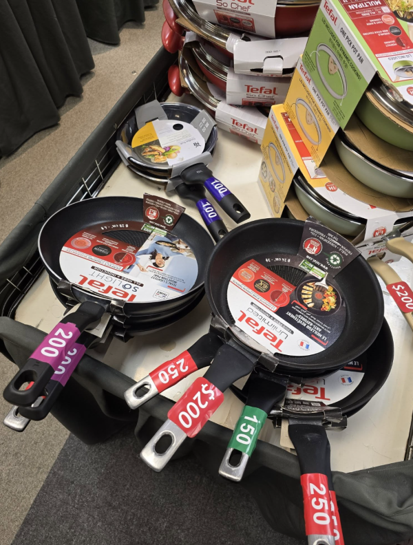 特福Tefal廚具開倉低至2折!$150起買平底鍋/電飯煲/焗爐/氣炸鍋!現場直擊有咩賣