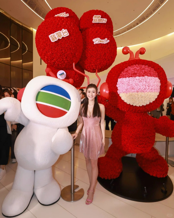 港姐冠軍晒碩士畢業照大方公開戀情 圈外男友正面靚仔樣曝光高大有型