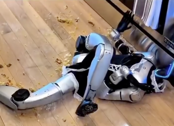 中九龍繞道通車亂象頻生 的士U-Turn 逆線亂行險撞重型車 網民：直頭係瘋狂駕駛