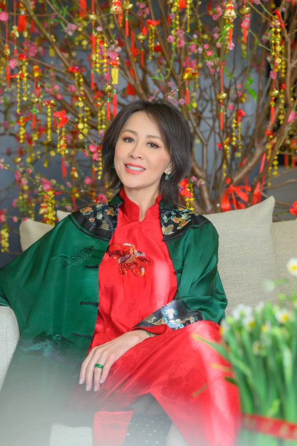 劉嘉玲爆拍戲曾遇麻煩男星阻收工令全場不滿 一線索身份呼之欲出惹瘋狂猜測