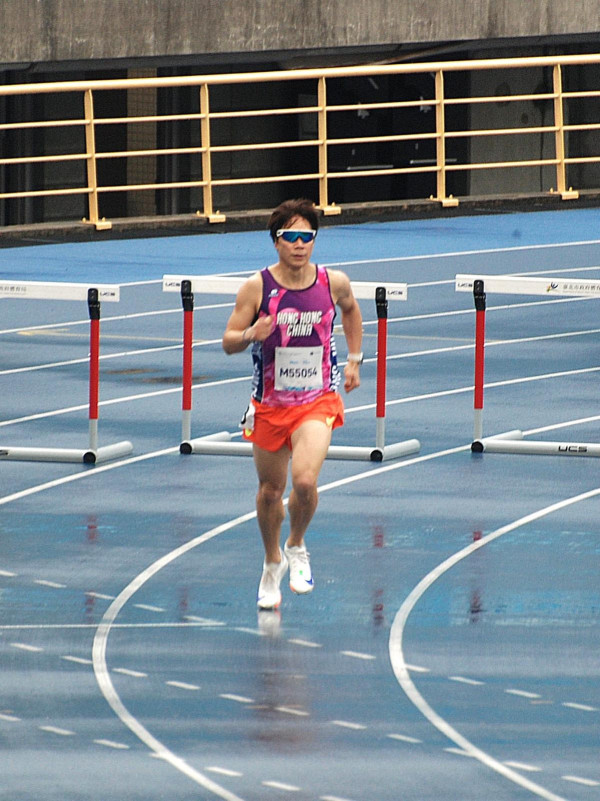 愛回家丨崔錦棠三項鐵人個人排名曾位列亞洲第七 56歲仍積極參與運動比賽勇奪佳績