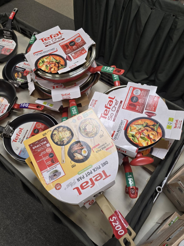 特福Tefal廚具開倉低至2折！$150起買平底鍋/電飯煲/焗爐/氣炸鍋！現場直擊有咩賣