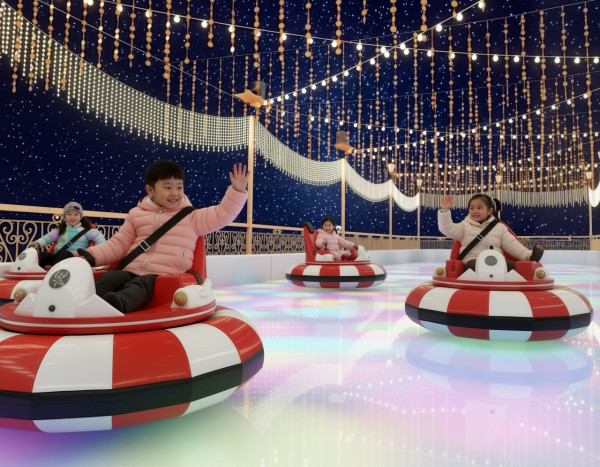 聖誕冰雪樂園荃灣登場！1,500呎戶外飄雪溜冰場/兒童雪地碰碰車