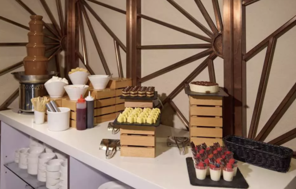 北角海逸酒店自助餐買1送1 加$11多一位！西班牙主題 嘆即開生蠔/蠔皇炆花膠/西班牙蒜片蝦