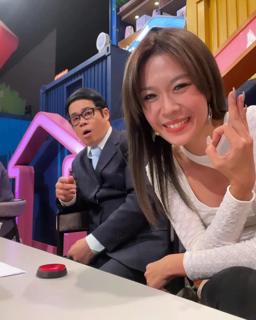 64歲安德尊爆響口首度認愛46歲宋芝齡 林嘉華逼供緋聞:「大王講嘅嘢就係真」