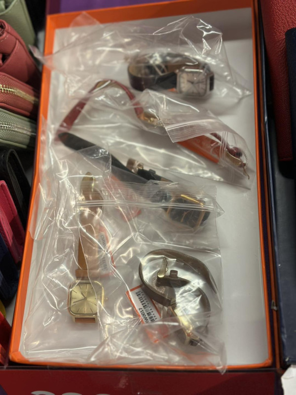 銅鑼灣時代廣場服飾開倉低至1折！$100起買名牌皮製銀包/手袋/皮鞋/太陽眼鏡