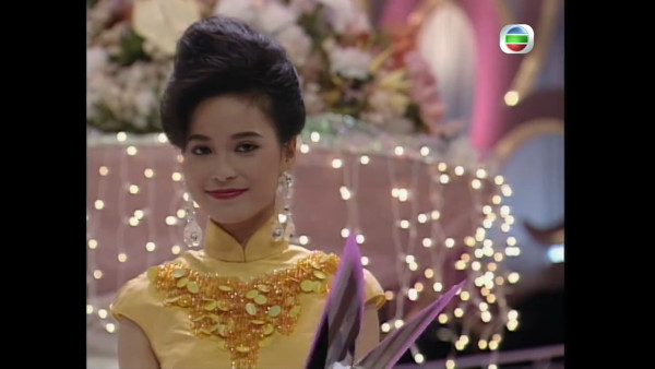 愛回家丨54歲樊亦敏時隔34年再著泳裝出鏡 對比1991年狀態超震撼無遮無掩