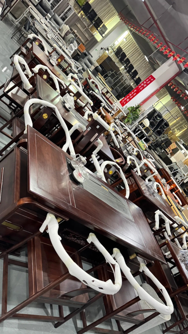 首佳新舊家具城。圖片來源:小紅書@首佳新舊家具 首佳新舊家具城。圖片來源:小紅書@首佳新舊家具