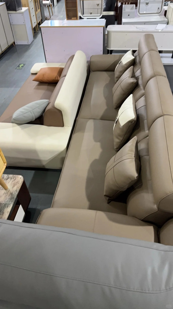 首佳新舊家具城。圖片來源:小紅書@首佳新舊家具 首佳新舊家具城。圖片來源:小紅書@首佳新舊家具