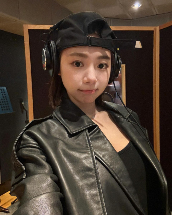 林明禎超貼身性感低胸食榴槤流晒口水!上圍迫爆黃金畫面惹網民哄動:專心唔到