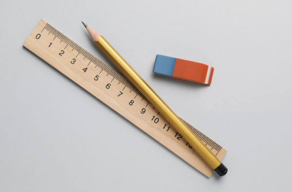 沙膠用錯幾十年!90後呻「擦原子筆必爛紙」揭1個真正用法:藍色一邊唔係咁用!