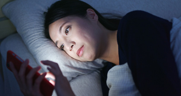 藍光日日傷害緊眼睛!!立即睇逆轉眼退化方案~踢走眼澀/老花/飛蚊/混濁等等問題