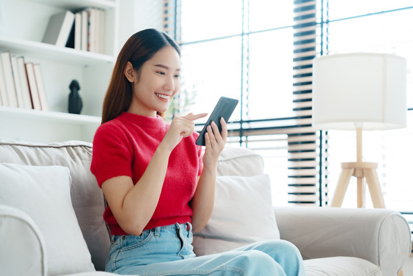 藍光日日傷害緊眼睛!!立即睇逆轉眼退化方案~踢走眼澀/老花/飛蚊/混濁等等問題