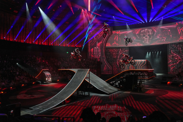 【澳門遊必睇】一生必看的水上匯演《水舞間》亮點逐個數！Visa專享85折禮遇優惠！