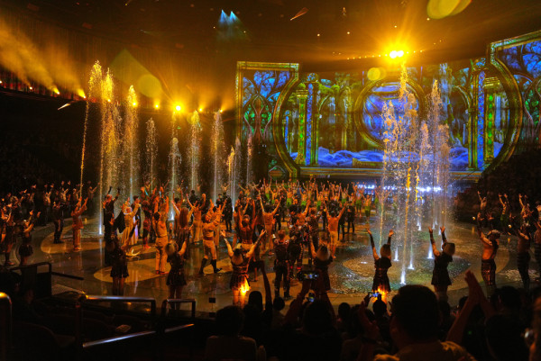 【澳門遊必睇】一生必看的水上匯演《水舞間》亮點逐個數!Visa專享85折禮遇優惠!