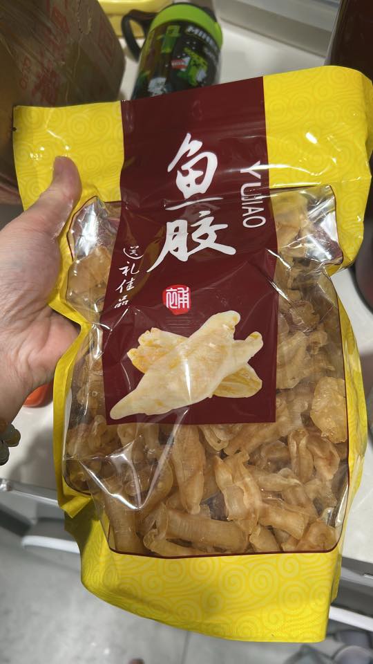 港人實測拼多多買海味 晒手掌大魚翅讚超抵！網民反應兩極 反駁：大陸人都落嚟香港掃貨