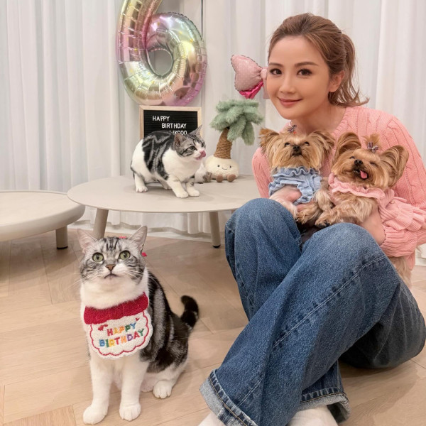 42歲阿Sa蔡卓妍被爆新戀情撻著大隻健身教練！靚仔男友抱貓傳情姐弟戀意外洩蜜