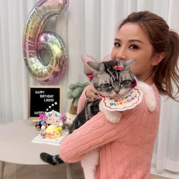 42歲阿Sa蔡卓妍被爆新戀情撻著大隻健身教練！靚仔男友抱貓傳情姐弟戀意外洩蜜