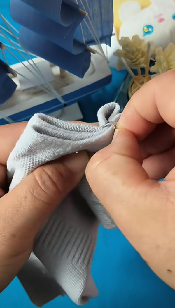 99%港人都用錯！7大日用品「反人類設計」隱藏功能！指甲鉗有鎖口機關、馬桶墊要粗面坐？