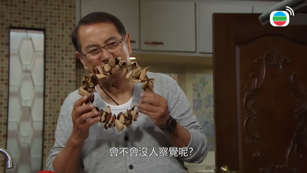 港人實測拼多多買海味 晒手掌大魚翅讚超抵!網民反應兩極 反駁:大陸人都落嚟香港掃貨