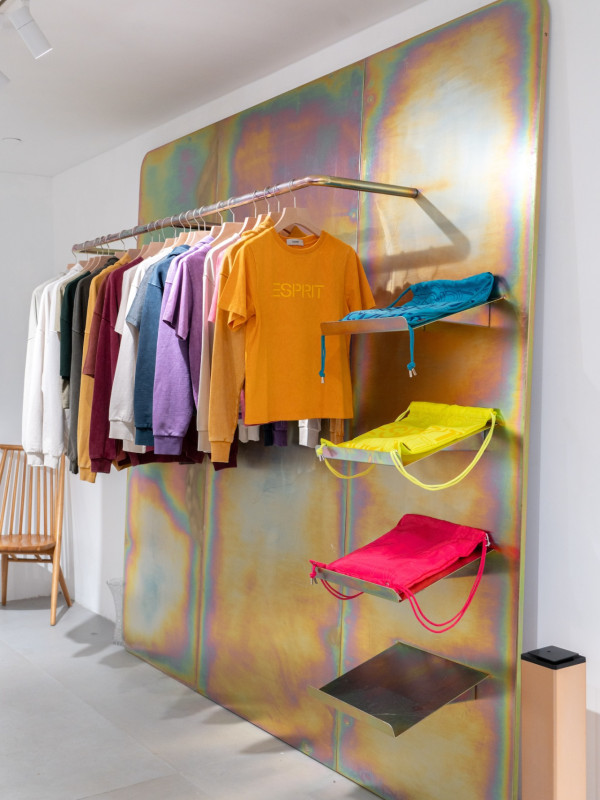 Esprit銅鑼灣旗艦店全新開幕！4400呎藝術時尚空間 設Slow Coffee Club咖啡店