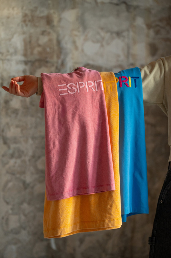 Esprit銅鑼灣旗艦店全新開幕！4400呎藝術時尚空間 設Slow Coffee Club咖啡店