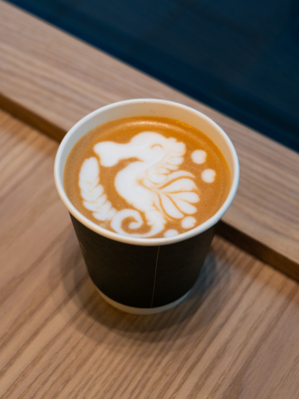 Esprit銅鑼灣旗艦店全新開幕！4400呎藝術時尚空間 設Slow Coffee Club咖啡店