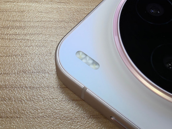 vivo X300 開箱實測 2 億蔡司「街拍神器」實戰！它如何打破旗艦「大機定律」？