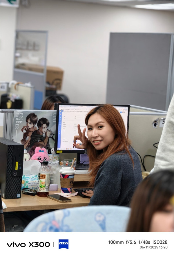 vivo X300 開箱實測 2 億蔡司「街拍神器」實戰！它如何打破旗艦「大機定律」？