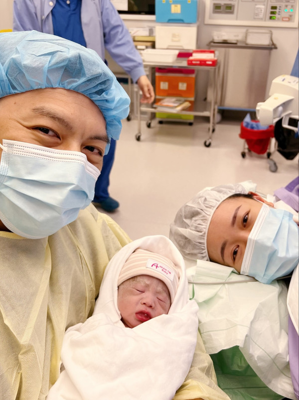 34歲視帝太太宣布第二胎平安出世！IG甜晒抱B合照報喜：期待你好久