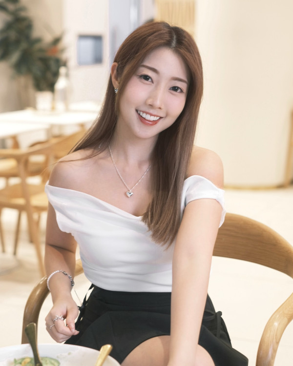 29歲前TVB小花峇里島三點式性感大解放 S字型身材澎湃上圍事業線深不見底