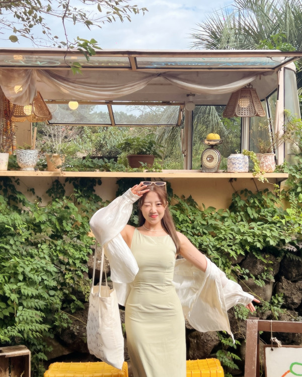 29歲前TVB小花峇里島三點式性感大解放 S字型身材澎湃上圍事業線深不見底