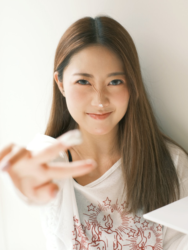 29歲前TVB小花峇里島三點式性感大解放 S字型身材澎湃上圍事業線深不見底