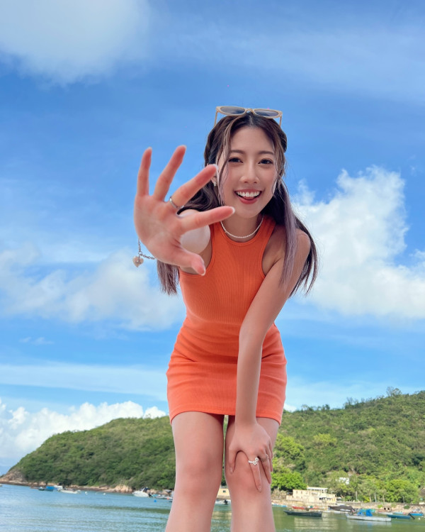 29歲前TVB小花峇里島三點式性感大解放 S字型身材澎湃上圍事業線深不見底