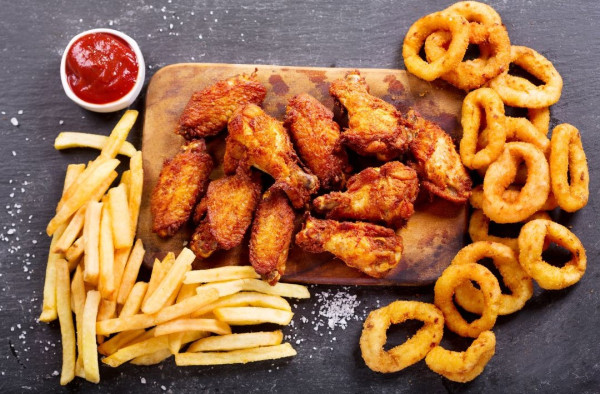 隔夜菜致癌︱10大隔夜餸不能放微波爐翻叮 處理不當可致食物中毒!附安全加熱法