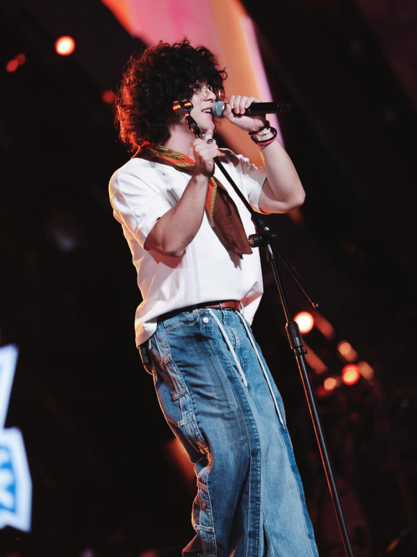 Mike曾比特32歲生日宣布正式加盟英皇 晒六嚿腹肌苦練成果震撼曝光