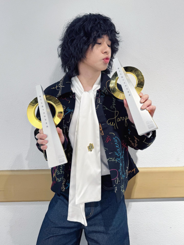 Mike曾比特32歲生日宣布正式加盟英皇 晒六嚿腹肌苦練成果震撼曝光